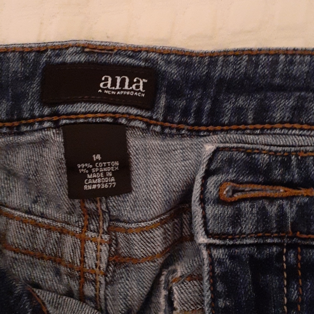Distressed jean shorts with stretch